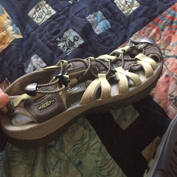 Keen waterproof sandals - Picture 3 of 3